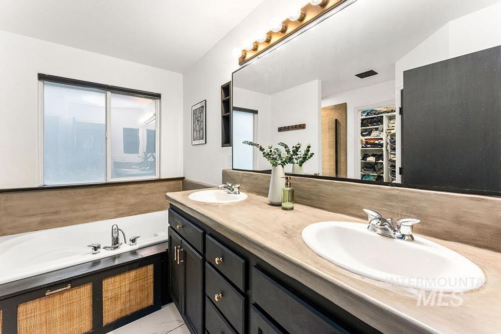 5600 W Beacon Light Rd, Eagle, ID 83616 photo 12