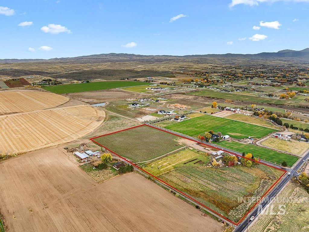 5600 W Beacon Light Rd, Eagle, ID 83616 photo 2