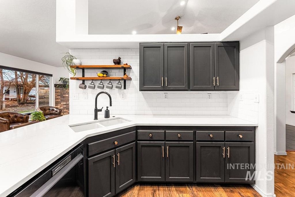 5600 W Beacon Light Rd, Eagle, ID 83616 photo 8