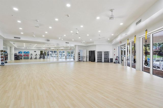 3340 NE 190th St 1808, Aventura, FL 33180