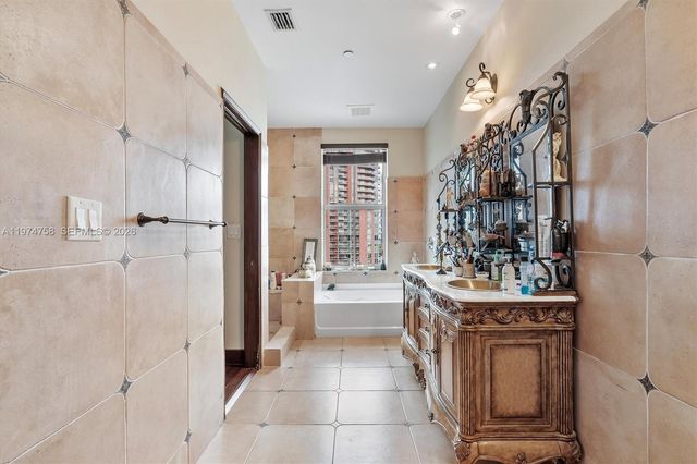 3340 NE 190th St 1808, Aventura, FL 33180