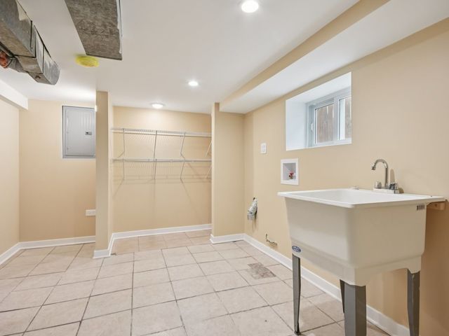 1404 N 36th Avenue, Melrose Park, IL 60160