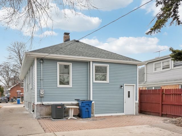 1404 N 36th Avenue, Melrose Park, IL 60160