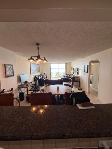 2625 Collins Avenue 605, Miami Beach, FL 33140
