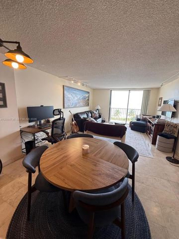 2625 Collins Avenue 605, Miami Beach, FL 33140