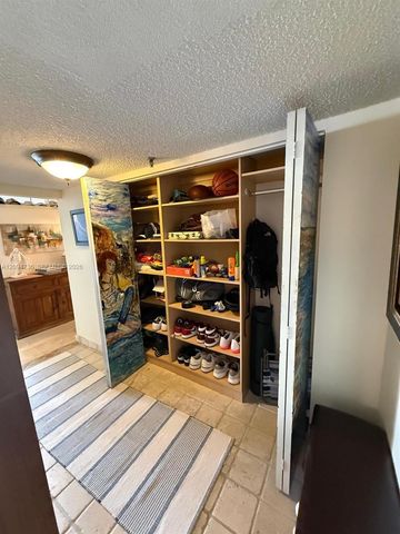 2625 Collins Avenue 605, Miami Beach, FL 33140