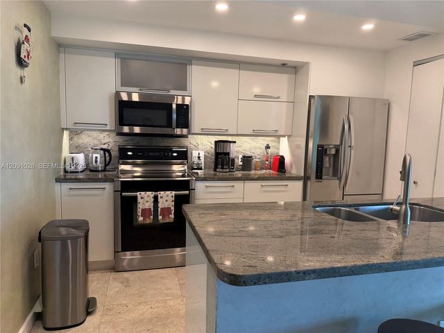 1330 Ocean Drive R5B, Miami Beach, FL 33139
