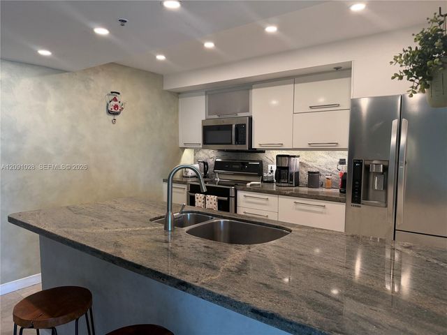 1330 Ocean Drive R5B, Miami Beach, FL 33139