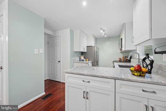 19904 BUHRSTONE DR, Gaithersburg, MD 20886