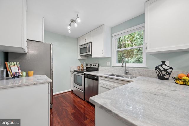 19904 BUHRSTONE DR, Gaithersburg, MD 20886