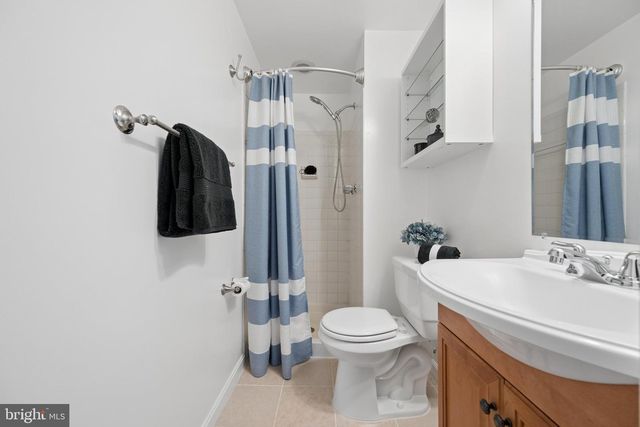 19904 BUHRSTONE DR, Gaithersburg, MD 20886