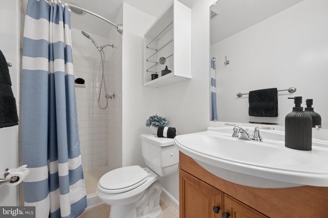 19904 BUHRSTONE DR, Gaithersburg, MD 20886