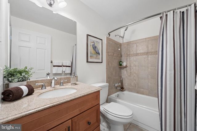 19904 BUHRSTONE DR, Gaithersburg, MD 20886