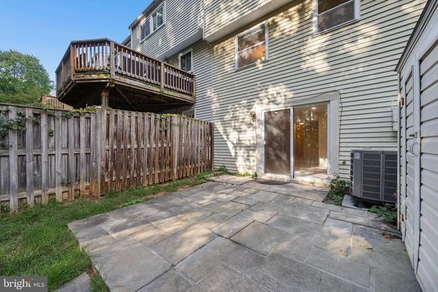 19904 BUHRSTONE DR, Gaithersburg, MD 20886