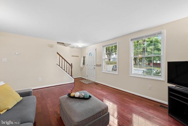 19904 BUHRSTONE DR, Gaithersburg, MD 20886
