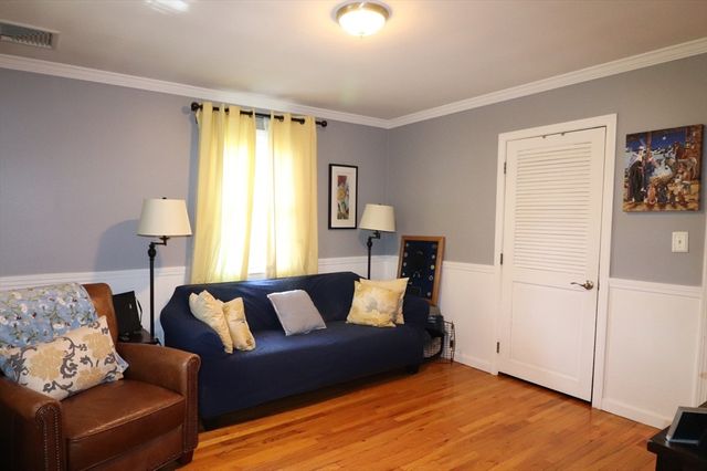 26 Robin Ln, Somerset, MA 02726