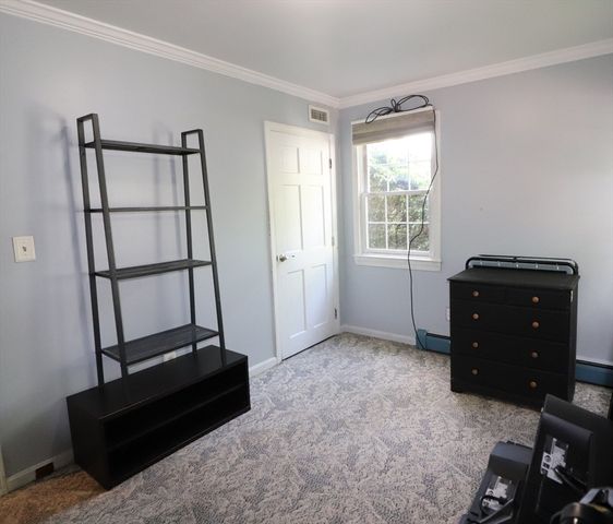 26 Robin Ln, Somerset, MA 02726