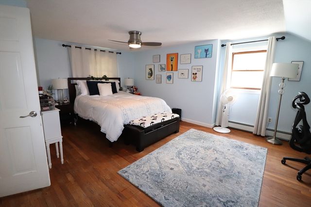 26 Robin Ln, Somerset, MA 02726