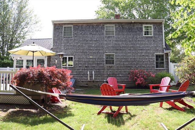 26 Robin Ln, Somerset, MA 02726
