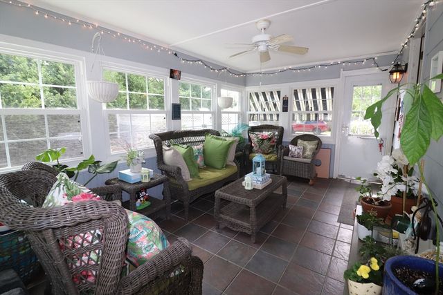26 Robin Ln, Somerset, MA 02726