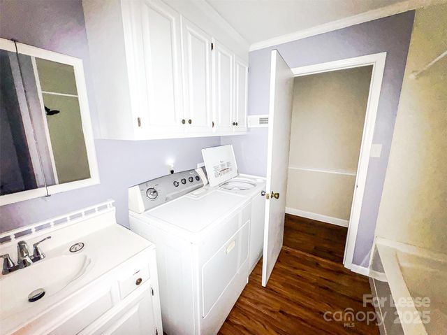 9454 Flowes Store Road, Midland, NC 28107