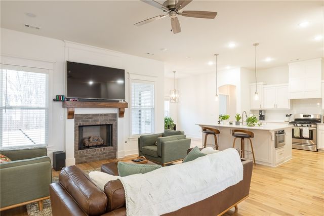 1048 S Xavier Bend, Fayetteville, AR 72701