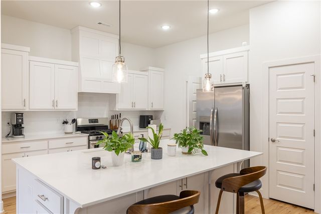 1048 S Xavier Bend, Fayetteville, AR 72701