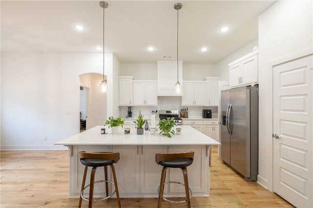 1048 S Xavier Bend, Fayetteville, AR 72701