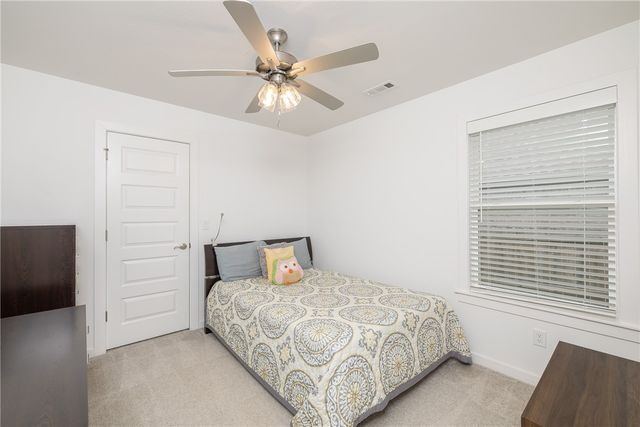 1048 S Xavier Bend, Fayetteville, AR 72701