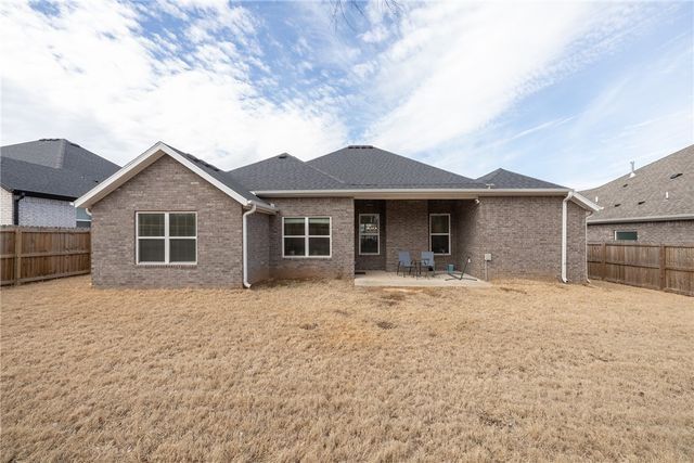 1048 S Xavier Bend, Fayetteville, AR 72701