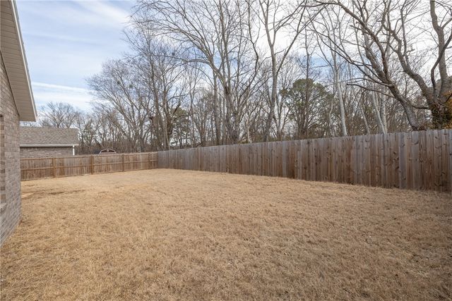 1048 S Xavier Bend, Fayetteville, AR 72701