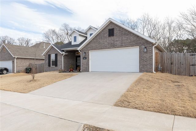 1048 S Xavier Bend, Fayetteville, AR 72701
