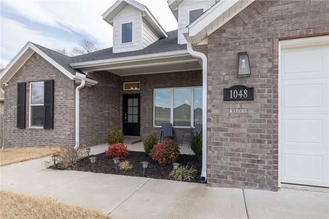 1048 S Xavier Bend, Fayetteville, AR 72701