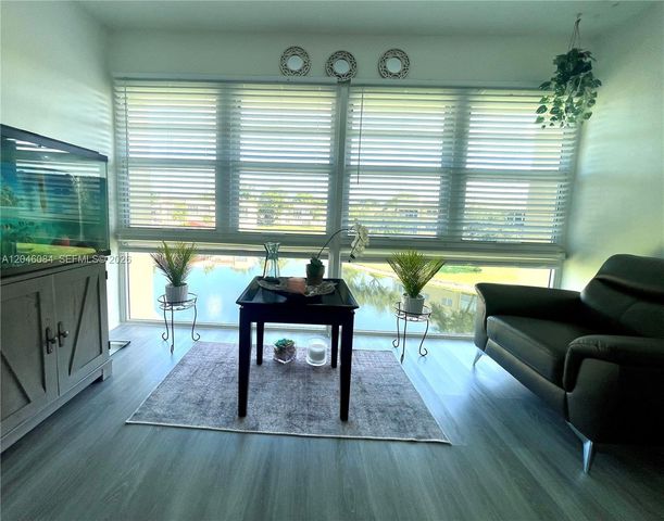 5980 NW 64th Ave 312, Tamarac, FL 33319