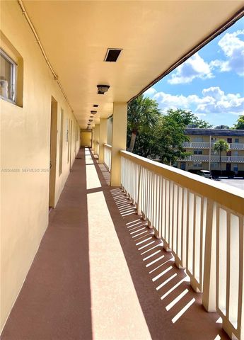5980 NW 64th Ave 312, Tamarac, FL 33319