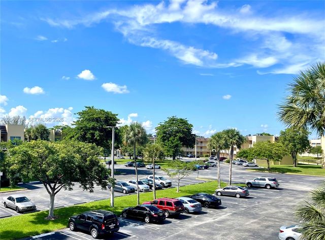 5980 NW 64th Ave 312, Tamarac, FL 33319
