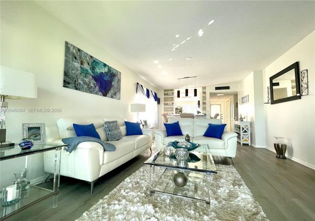 5980 NW 64th Ave 312, Tamarac, FL 33319