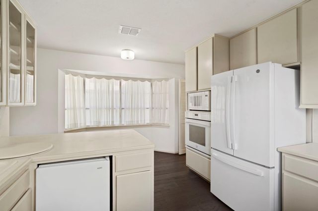 2011 Briar Lane, Richmond, TX 77469