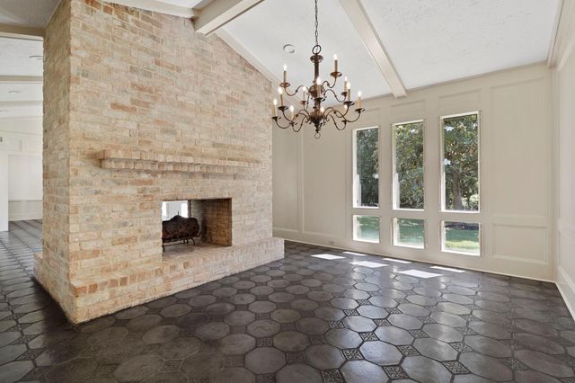 2011 Briar Lane, Richmond, TX 77469