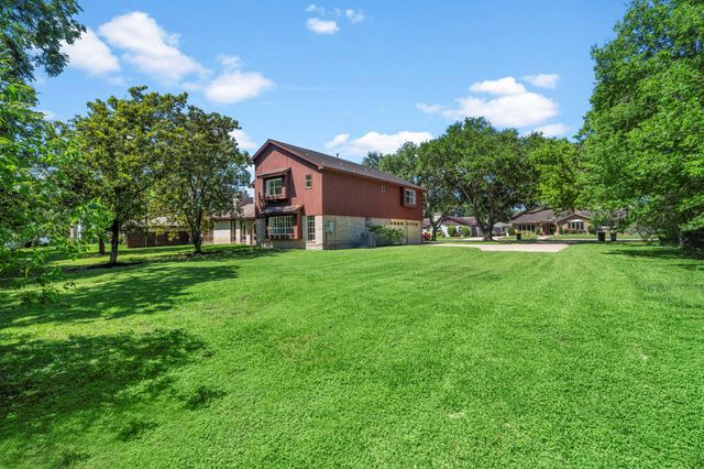 2011 Briar Lane, Richmond, TX 77469