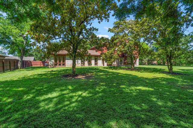 2011 Briar Lane, Richmond, TX 77469