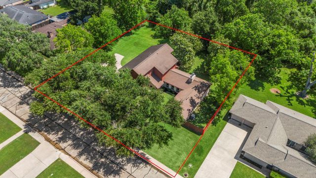 2011 Briar Lane, Richmond, TX 77469
