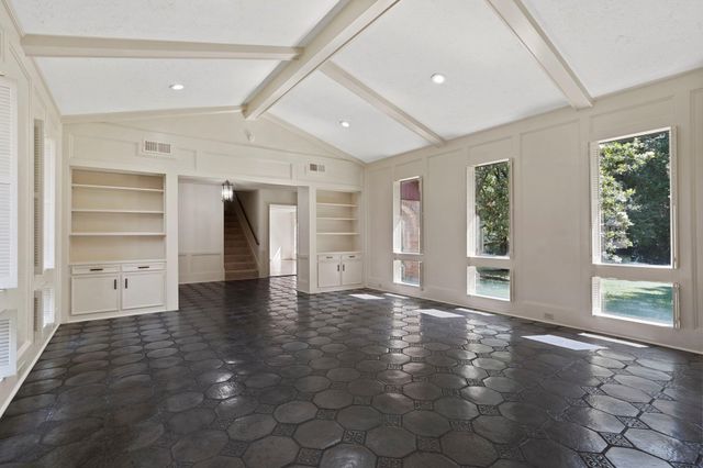 2011 Briar Lane, Richmond, TX 77469