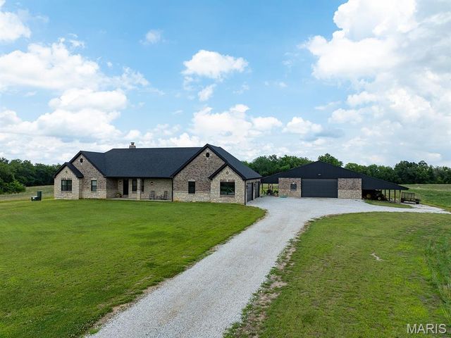 27650 Iowa Road, Perry, MO 63462