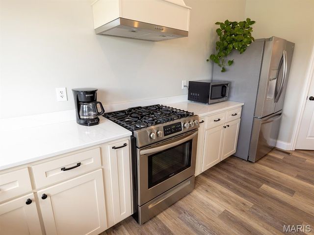 27650 Iowa Road, Perry, MO 63462