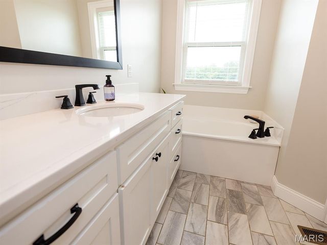 27650 Iowa Road, Perry, MO 63462