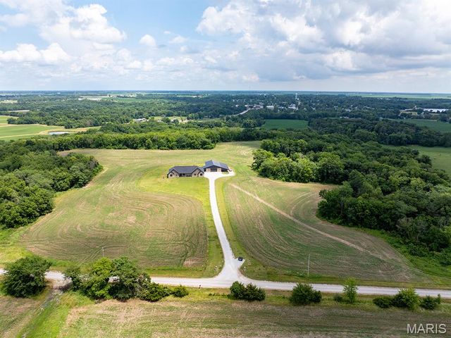 27650 Iowa Road, Perry, MO 63462