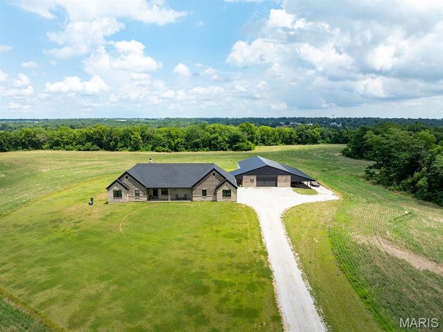 27650 Iowa Road, Perry, MO 63462