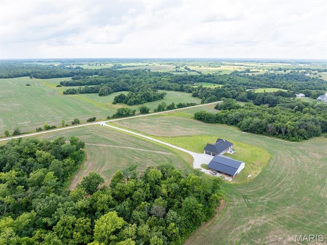 27650 Iowa Road, Perry, MO 63462