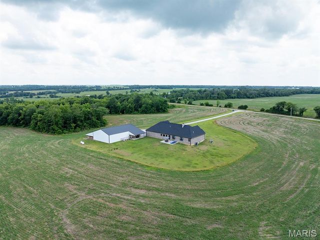 27650 Iowa Road, Perry, MO 63462